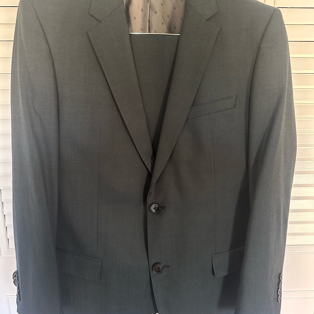 42R Hugo Boss suit blue birdseye
